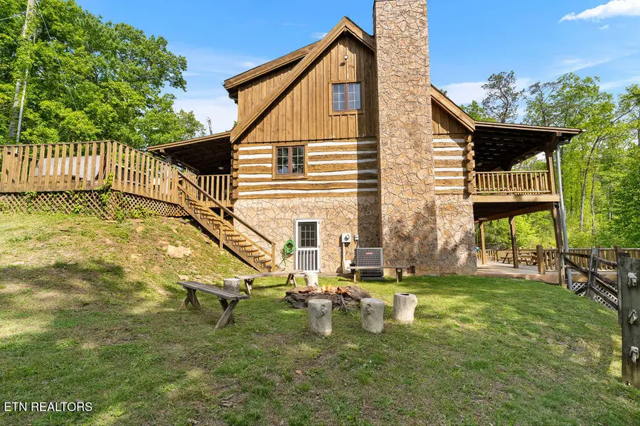 302 Beech Branch Rd, Gatlinburg, TN 37738 - #3