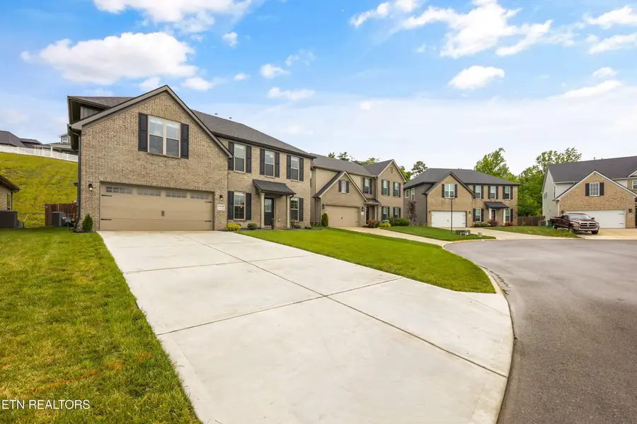8849 Yellow Aster Rd, Knoxville, TN 37931 - #2