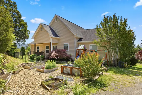 Parrotts Chapel Rd #1210, Sevierville, TN 37876