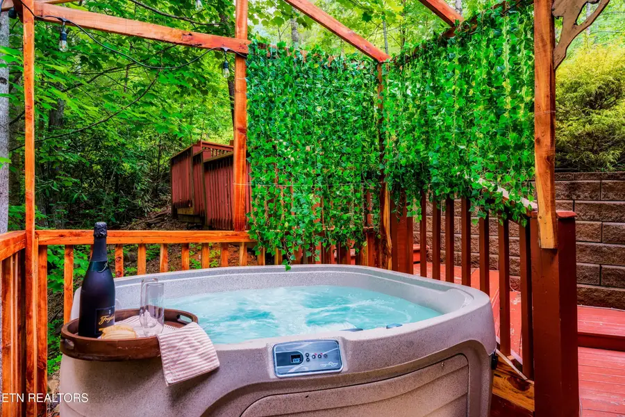 3049 Brothers Way, Sevierville, TN 37862 - #3