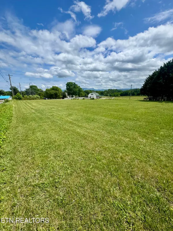 Highway 139, Dandridge, TN 37725
