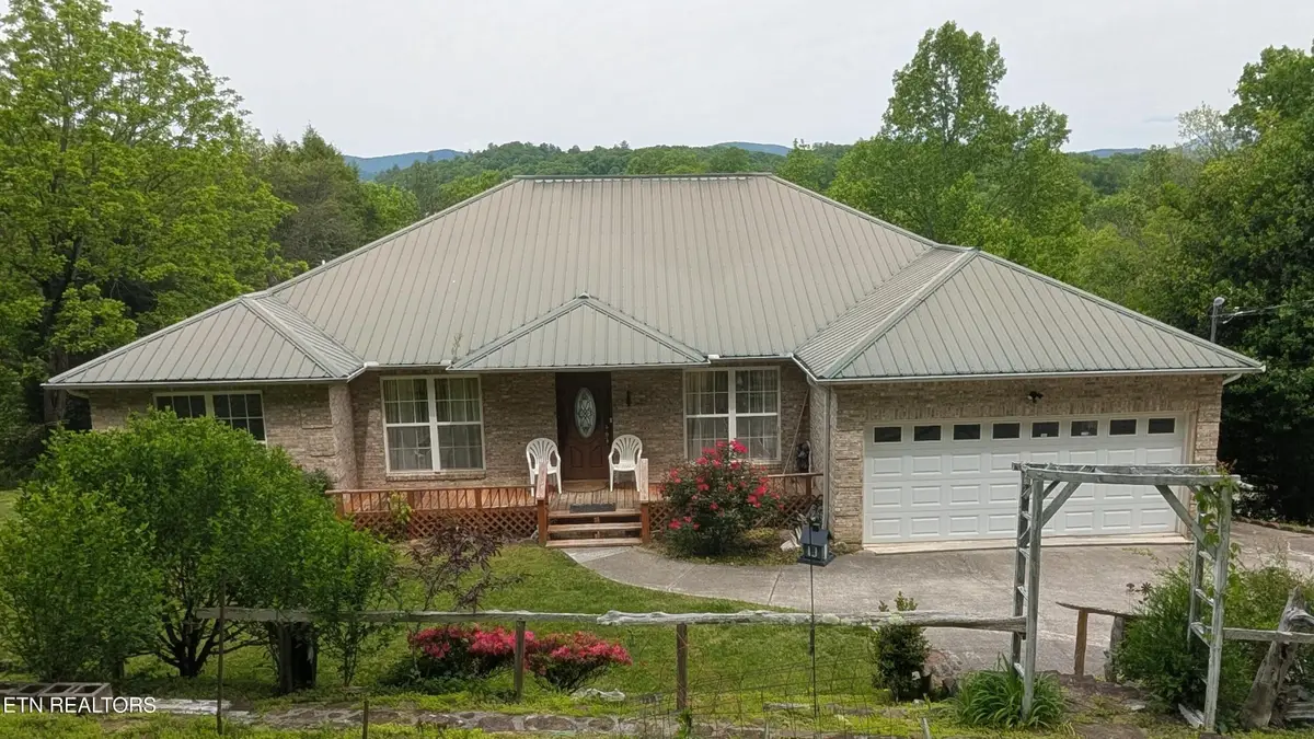 777 Poplar Creek Rd, Oliver Springs, TN 37840 - #1