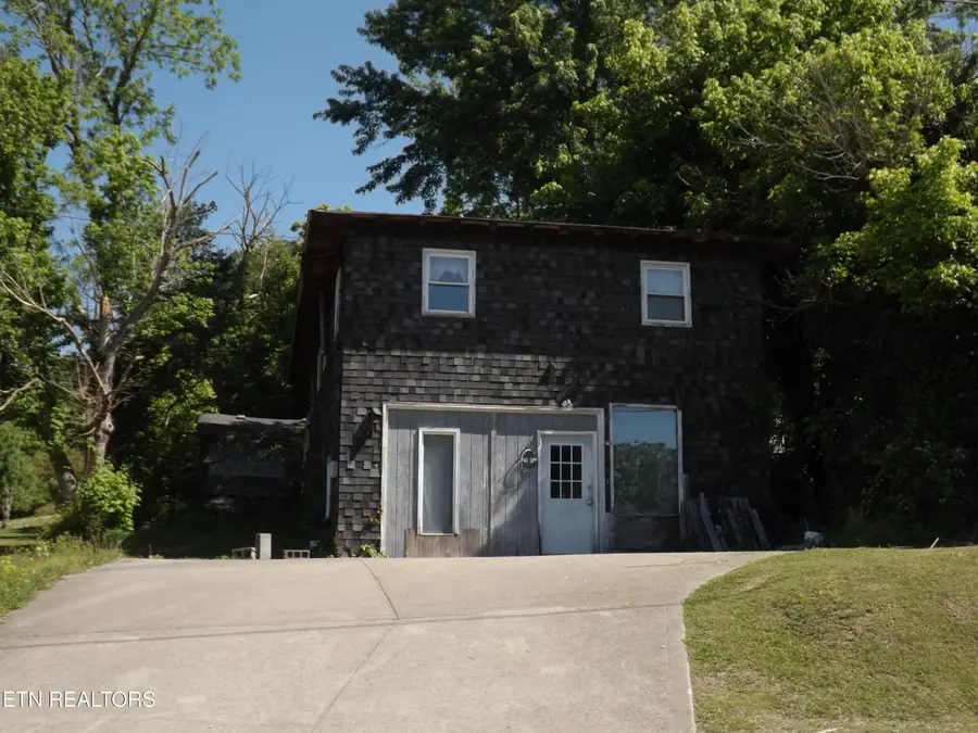 918 E Cumberland Ave, Middlesboro, KY 40965 - #3