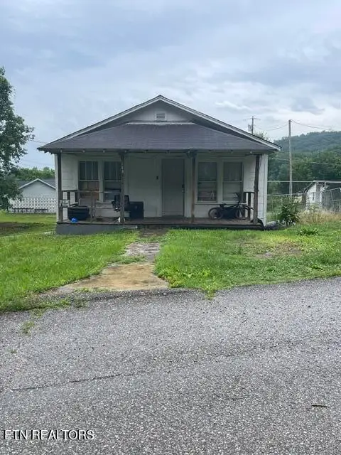 123 Redwood Drive, Harriman, TN 37748