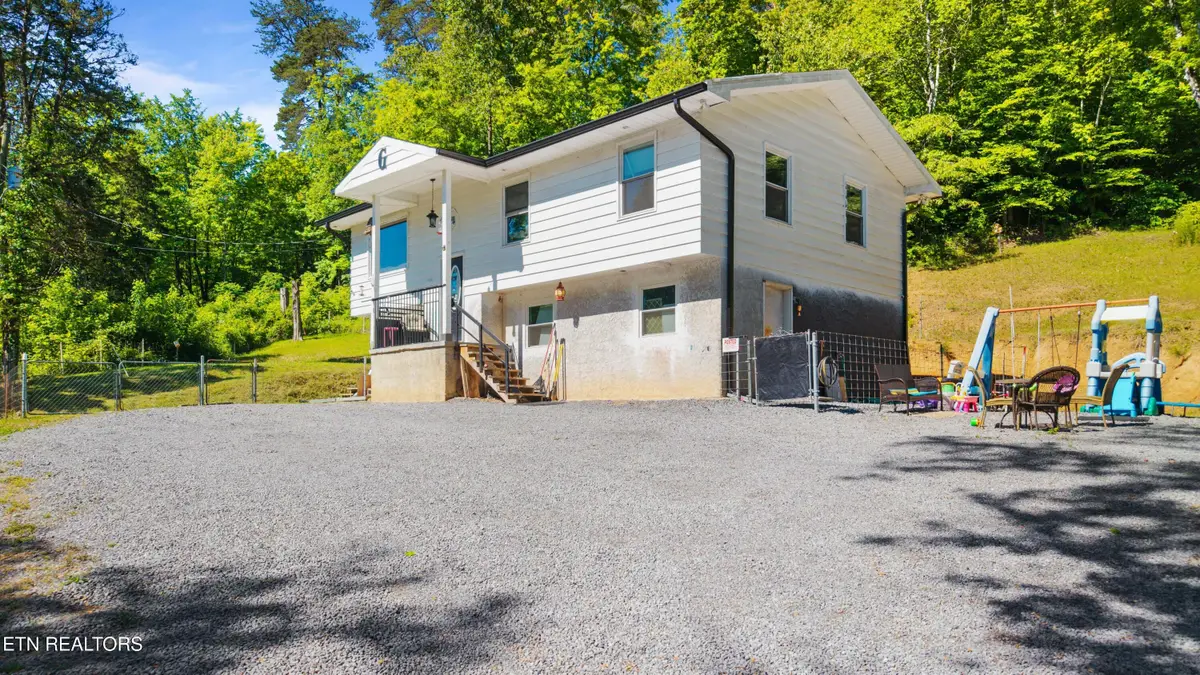 1209 E Bullrun Valley Drive, Powell, TN 37849 - #1