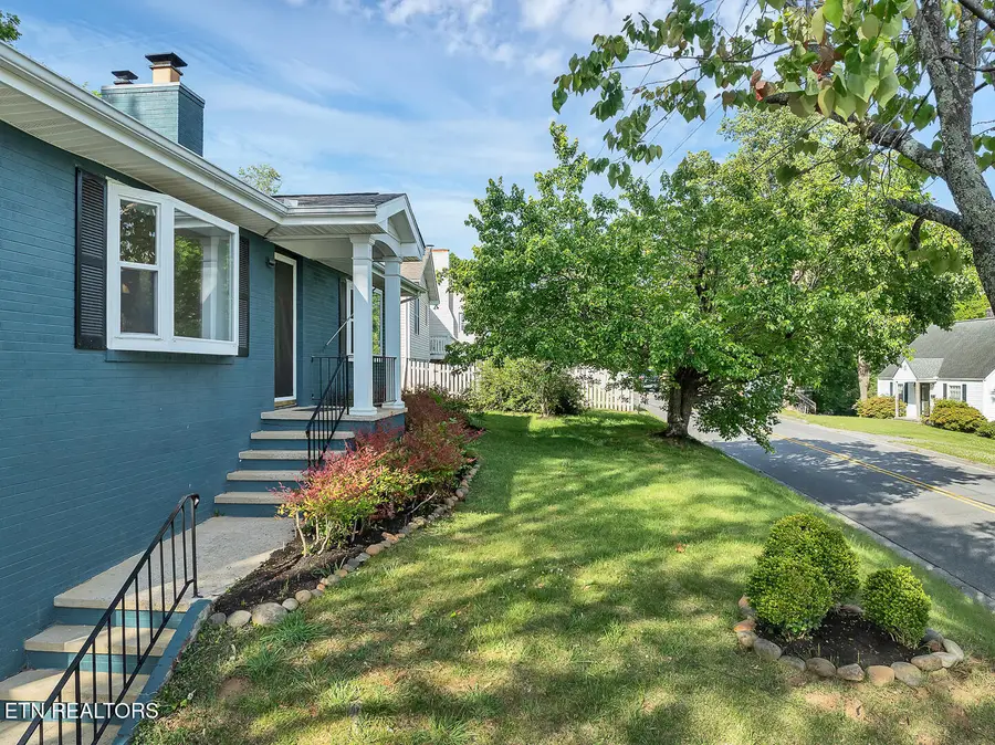 1223 Everett Ave, Maryville, TN 37804 - #3