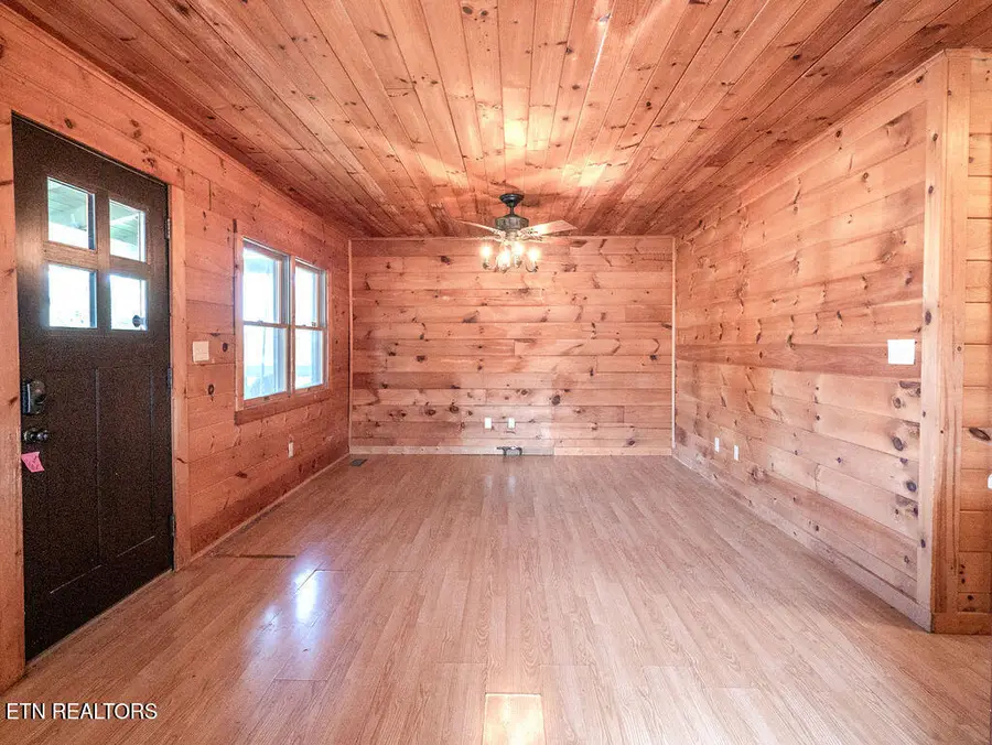 909 W Morris St, Sweetwater, TN 37874 - #3
