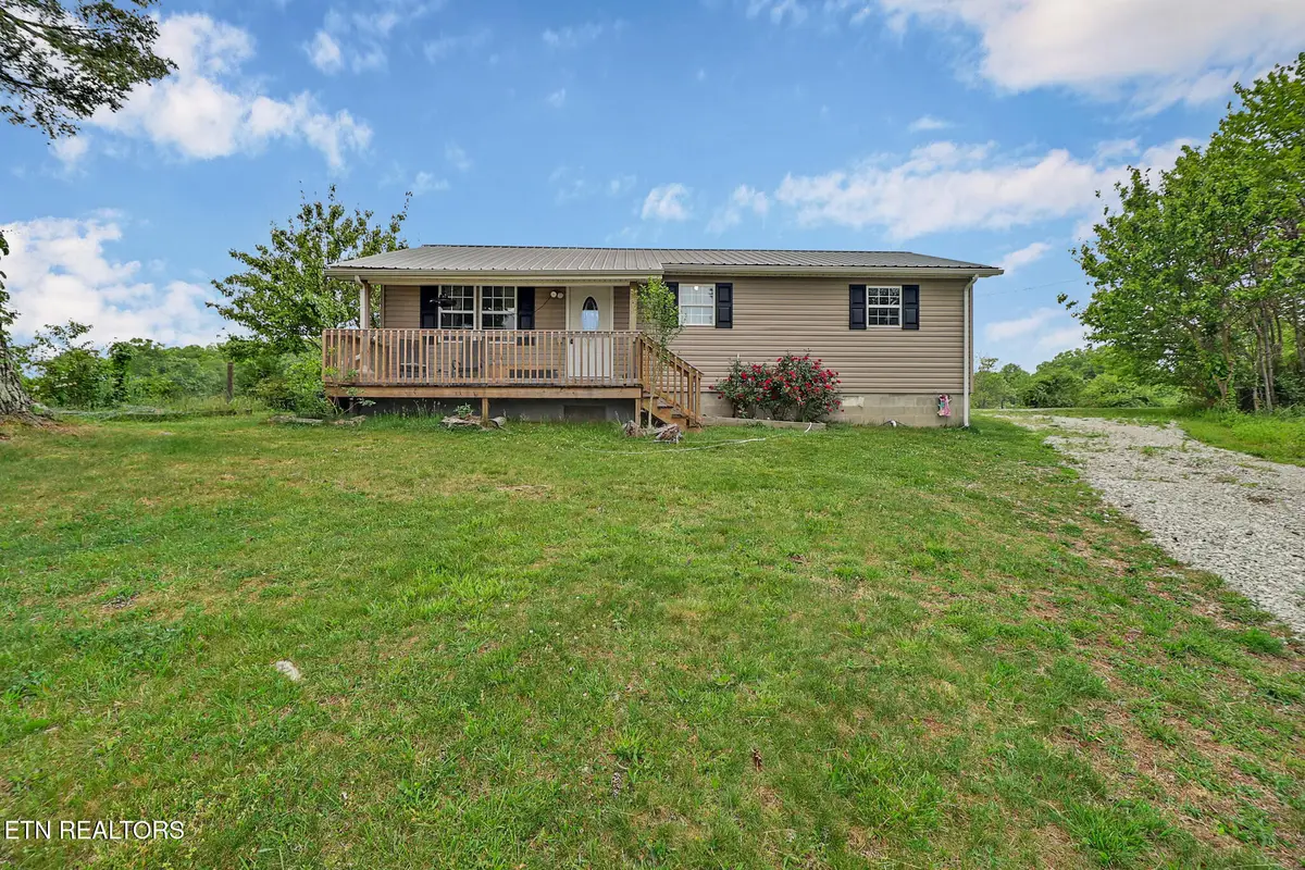 921 Barney Holt Rd, Jamestown, TN 38556 - #1
