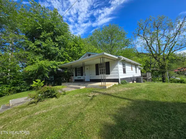 6742 Doctor Thomas Walker Rd, Rose Hill, VA 24281