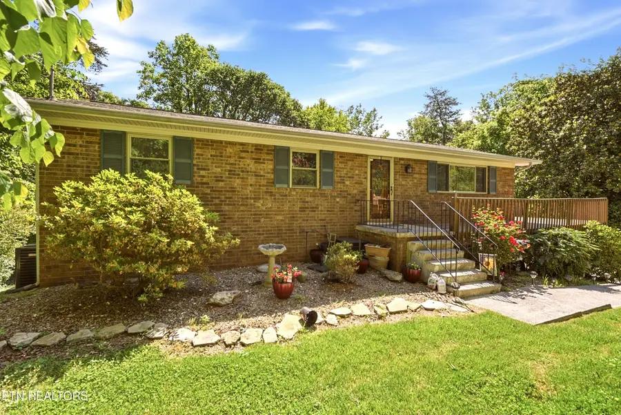 221 Sherwood Rd, Powell, TN 37849 - #2