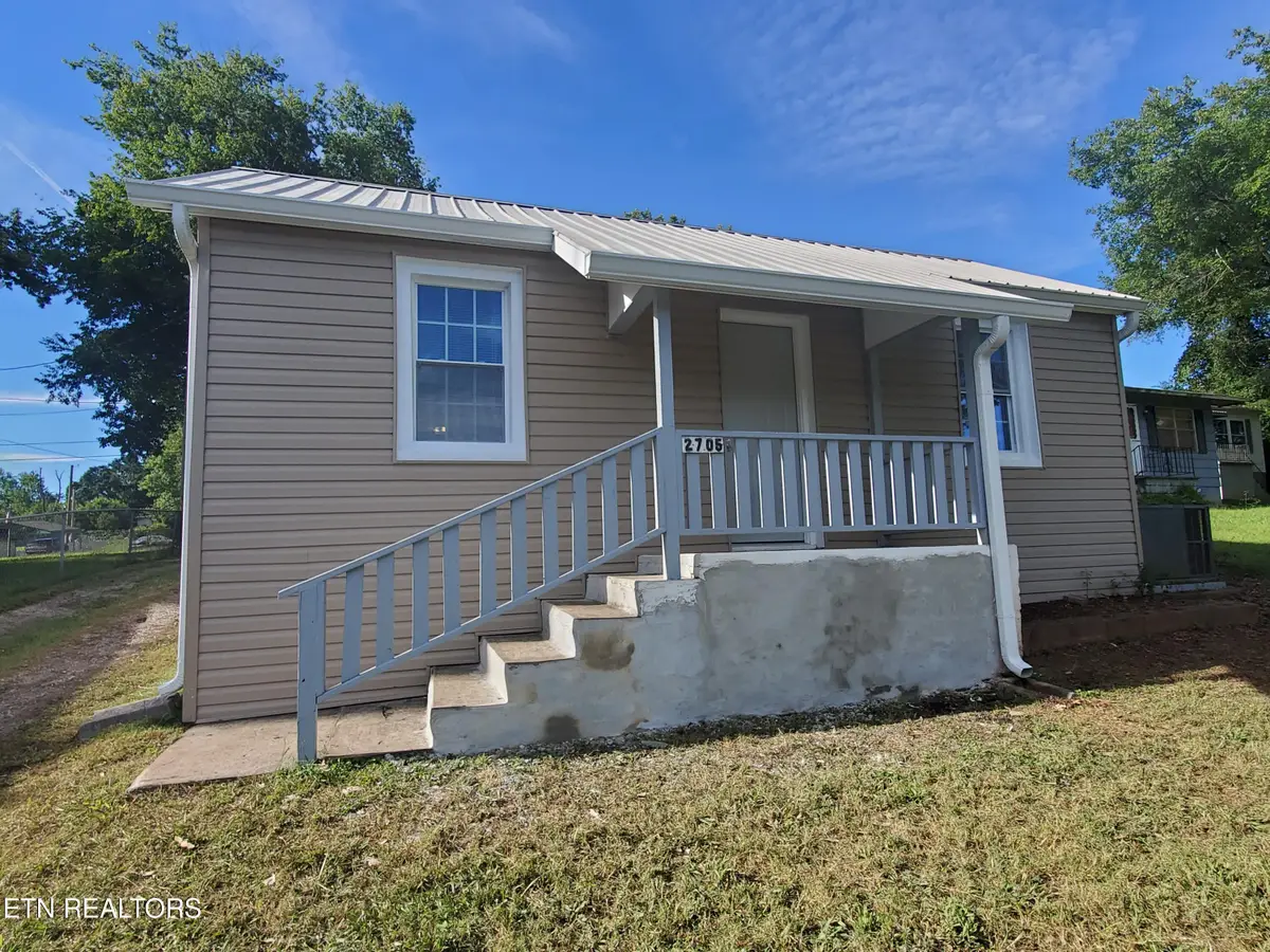 2705 Cecil Ave, Knoxville, TN 37917 - #1