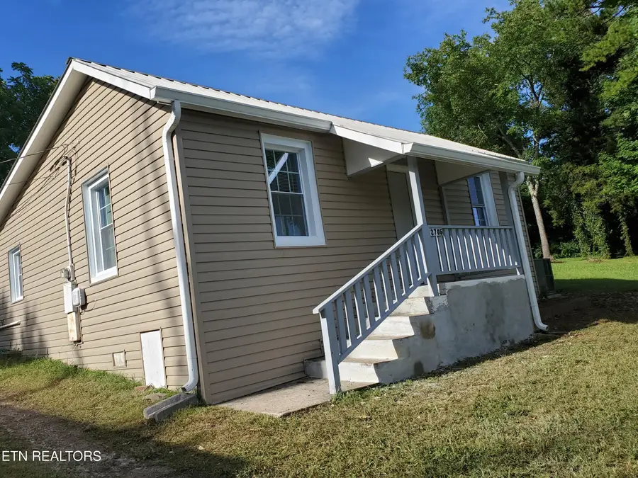 2705 Cecil Ave, Knoxville, TN 37917 - #2