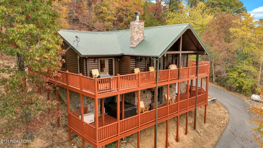 3060 Walden Ridge Rd, Sevierville, TN 37862 - #2
