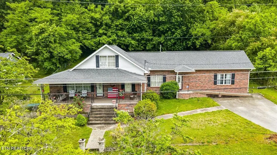 915 Cherry St, Lafollette, TN 37766 - #2