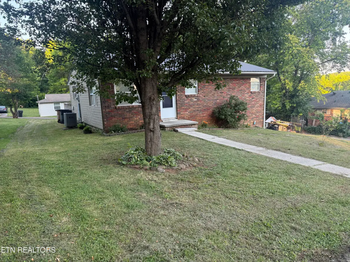 1108 Leconte Rd, Knoxville, TN 37914 - #1