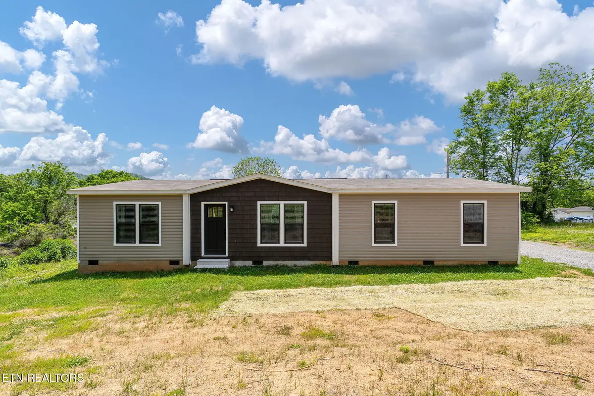413 Whitaker St, Tazewell, TN 37879 - #1