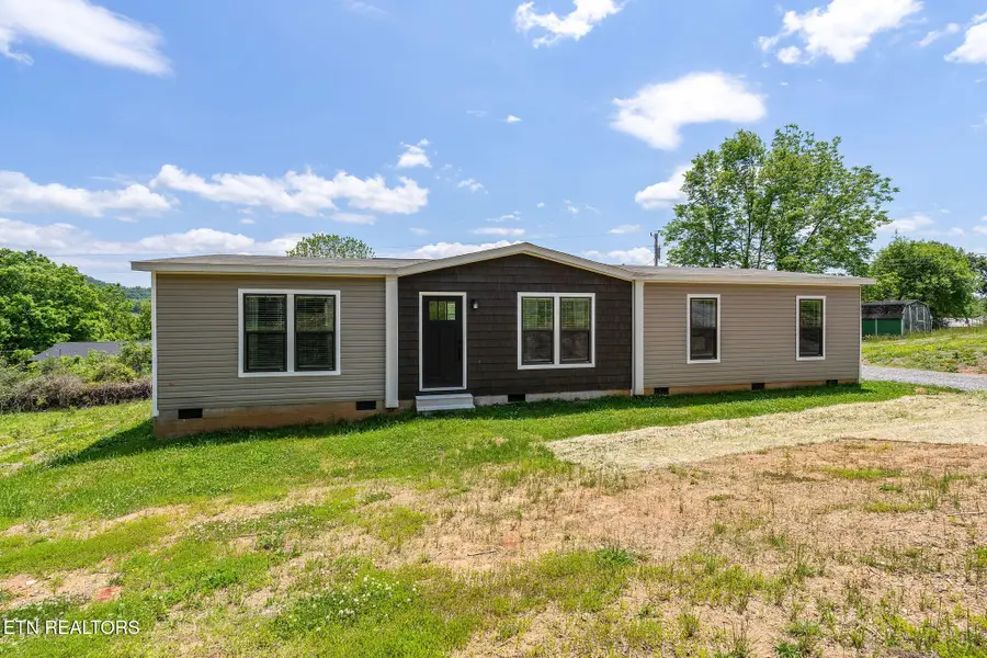 413 Whitaker St, Tazewell, TN 37879 - #2
