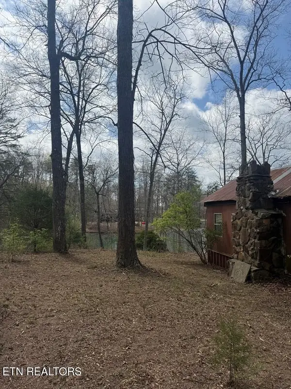 231 Crockett Lake Drive, Crossville, TN 38572