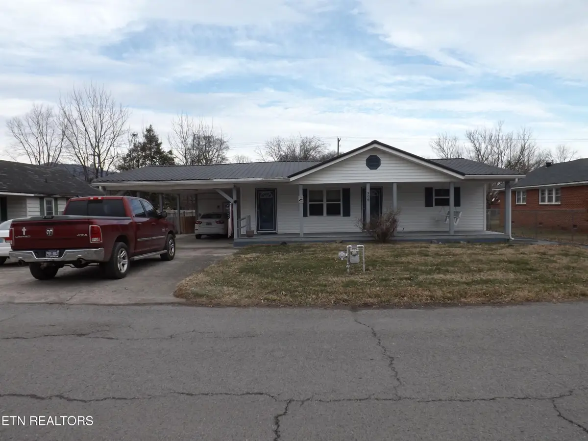 908 Chester Ave, Middlesboro, KY 40965 - #1