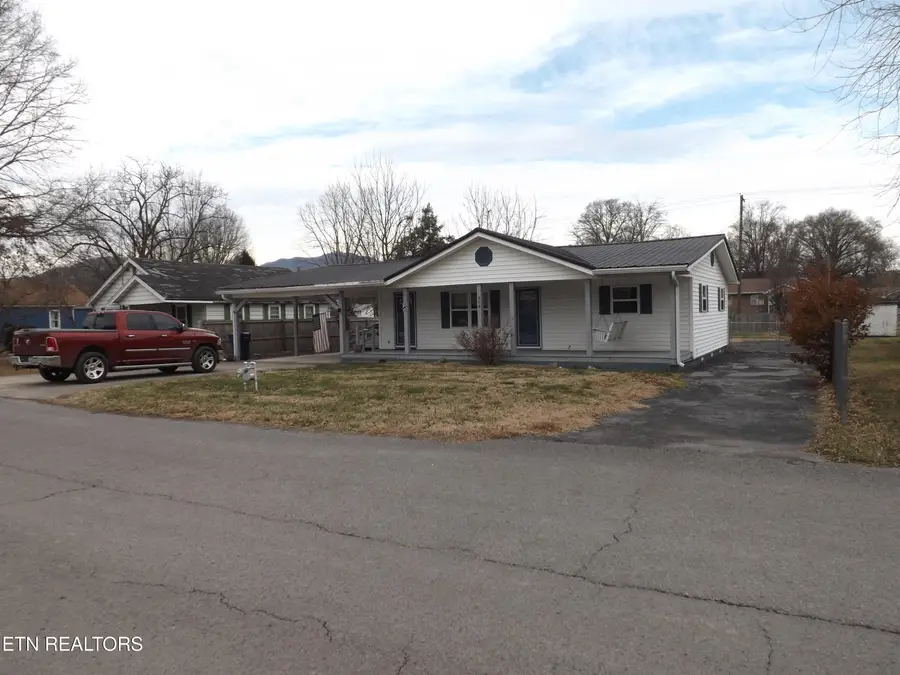 908 Chester Ave, Middlesboro, KY 40965 - #2