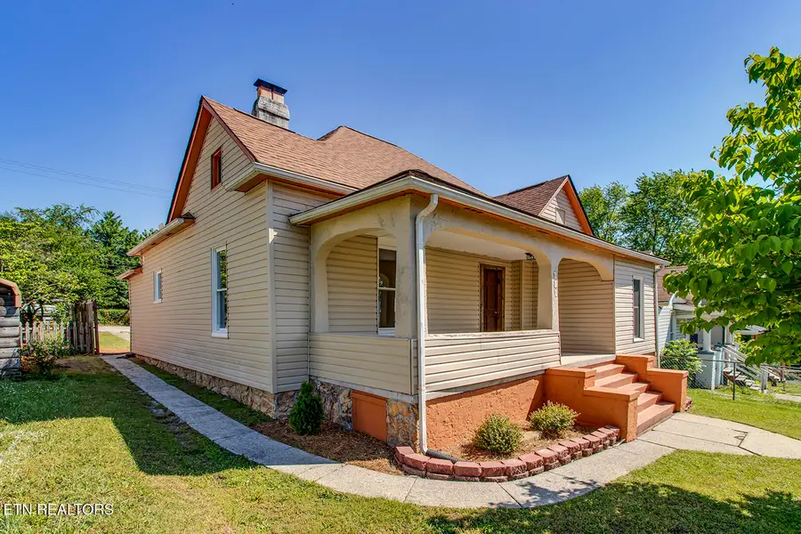 615 Banks Ave, Knoxville, TN 37917 - #3