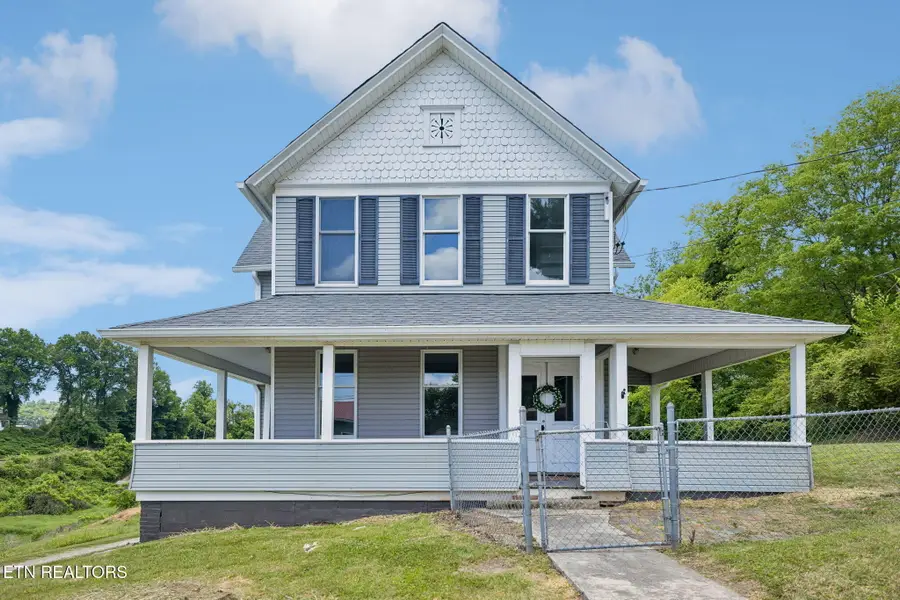 902 Queen Ave, Harriman, TN 37748 - #2