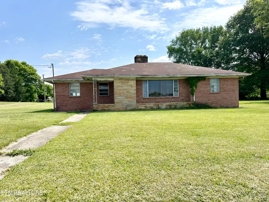 251 Holmes St, Jonesville, VA 24263 - #3