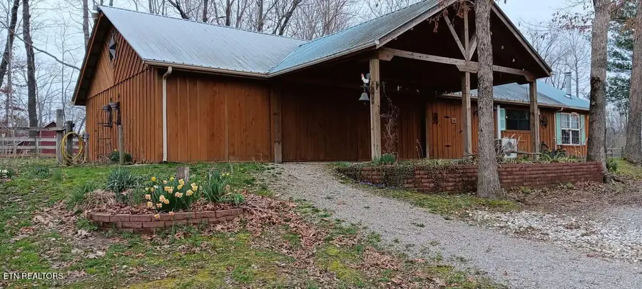 684 Spruce Creek Drive, Jamestown, TN 38556 - #2