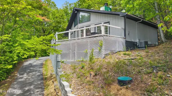 1850 Red Bone Way, Sevierville, TN 37876