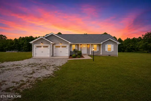 446 Stanley Hood Rd, Crossville, TN 38571
