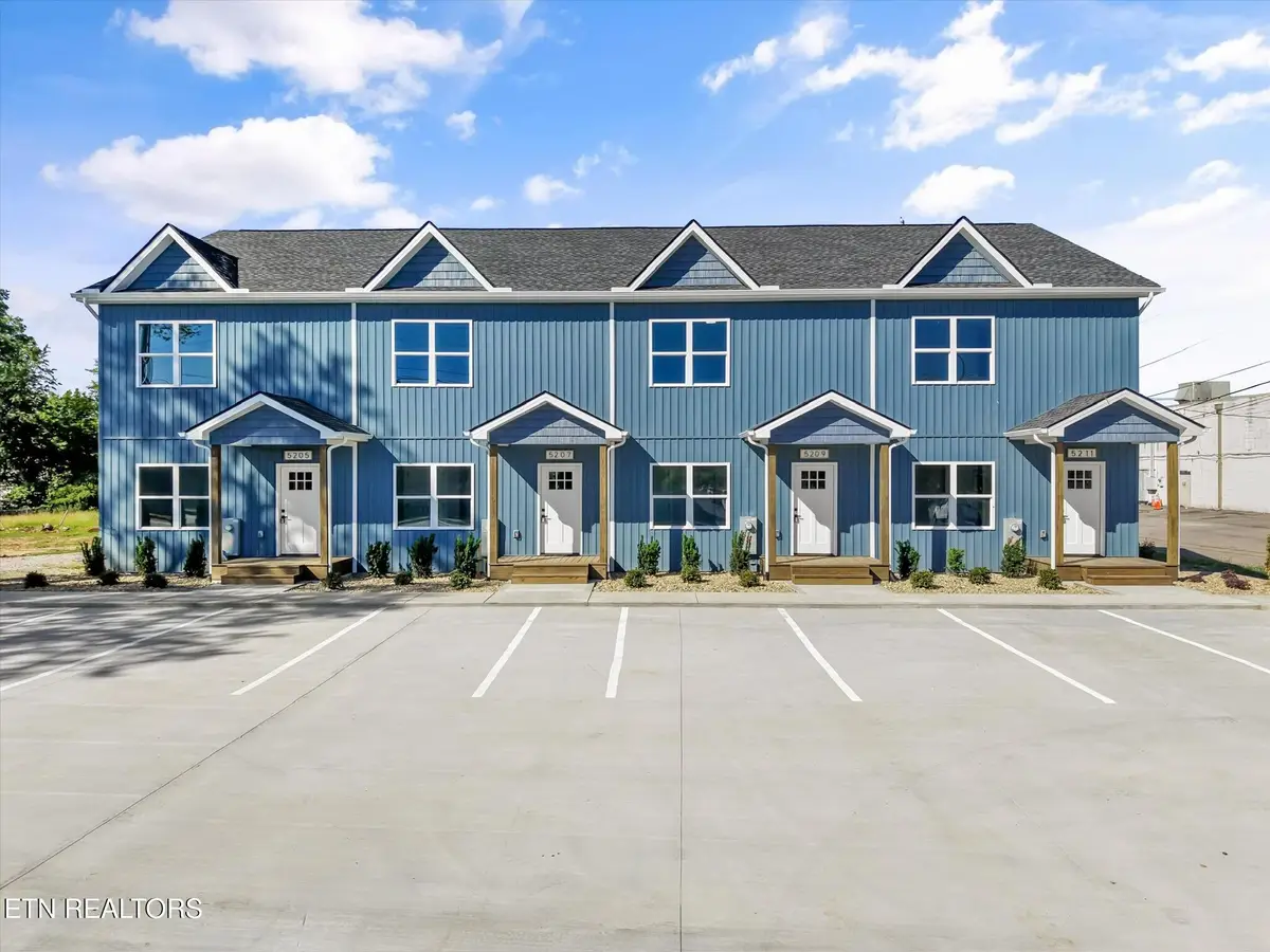 5205 Camelia Rd, Knoxville, TN 37912 - #1