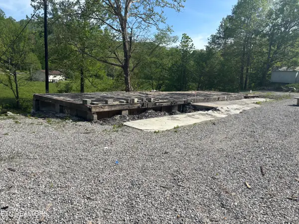 1023 Stinking Creek Rd, LaFollette, TN 37766