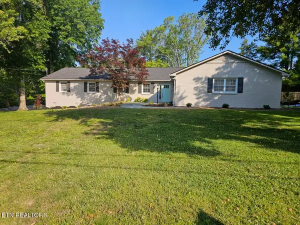 11417 Old Colony Pkwy #8, Knoxville, TN 37934