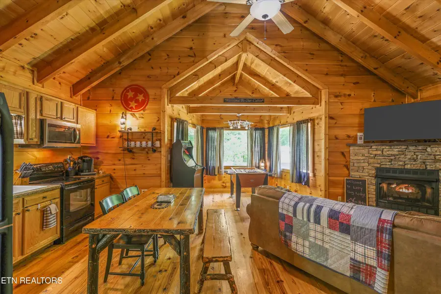 3869 Henry Town Rd, Sevierville, TN 37876 - #3