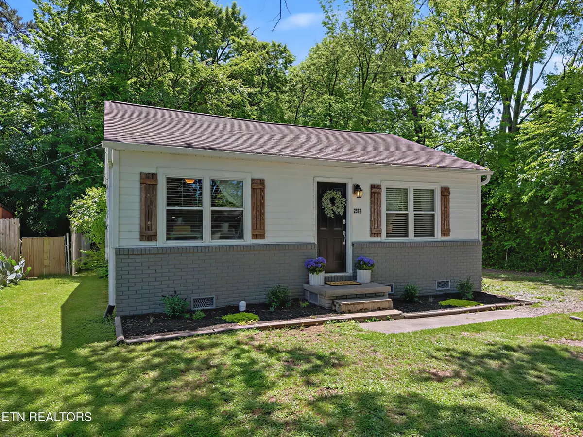 2376 Pennsylvania Ave, Maryville, TN 37804 - #1