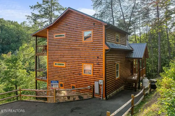 1009 Silver Poplar Lane, Sevierville, TN 37876