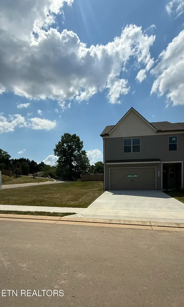 1705 Bennett Village Drive, Maryville, TN 37804