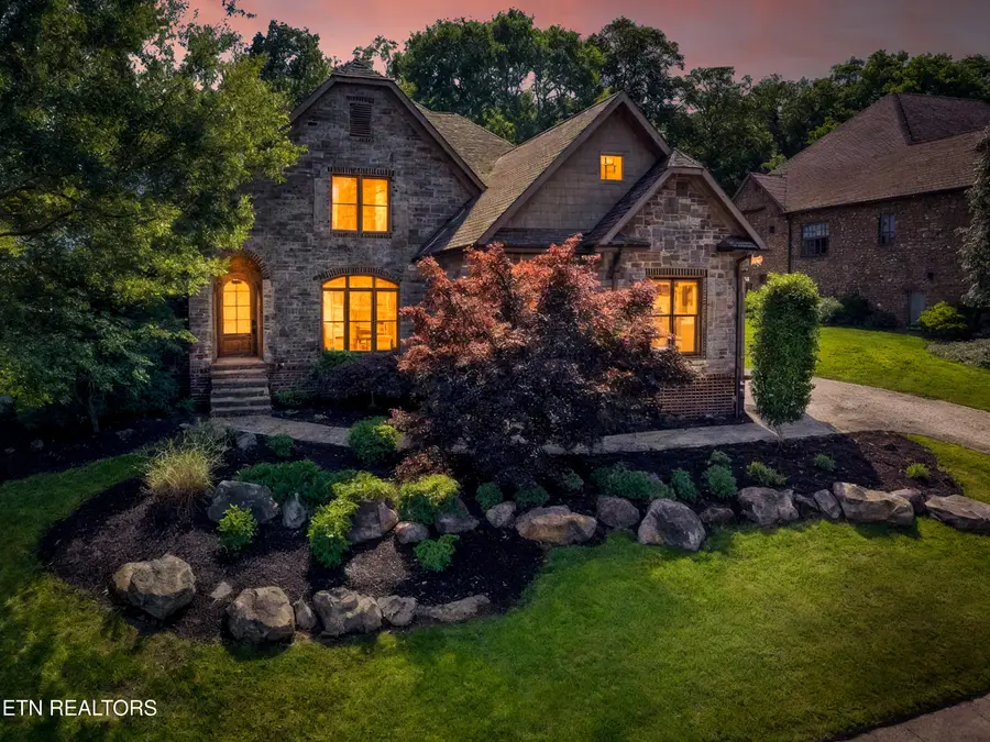 2215 Covered Bridge Blvd, Knoxville, TN 37932 - #2
