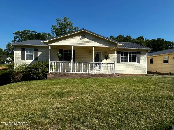 151 W Meeting St, Dandridge, TN 37725