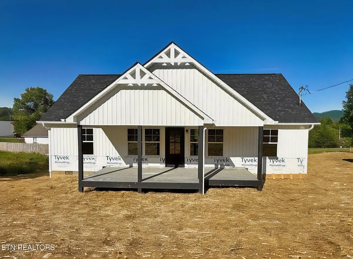 408 Glade Springs Rd, Lafollette, TN 37766 - #1