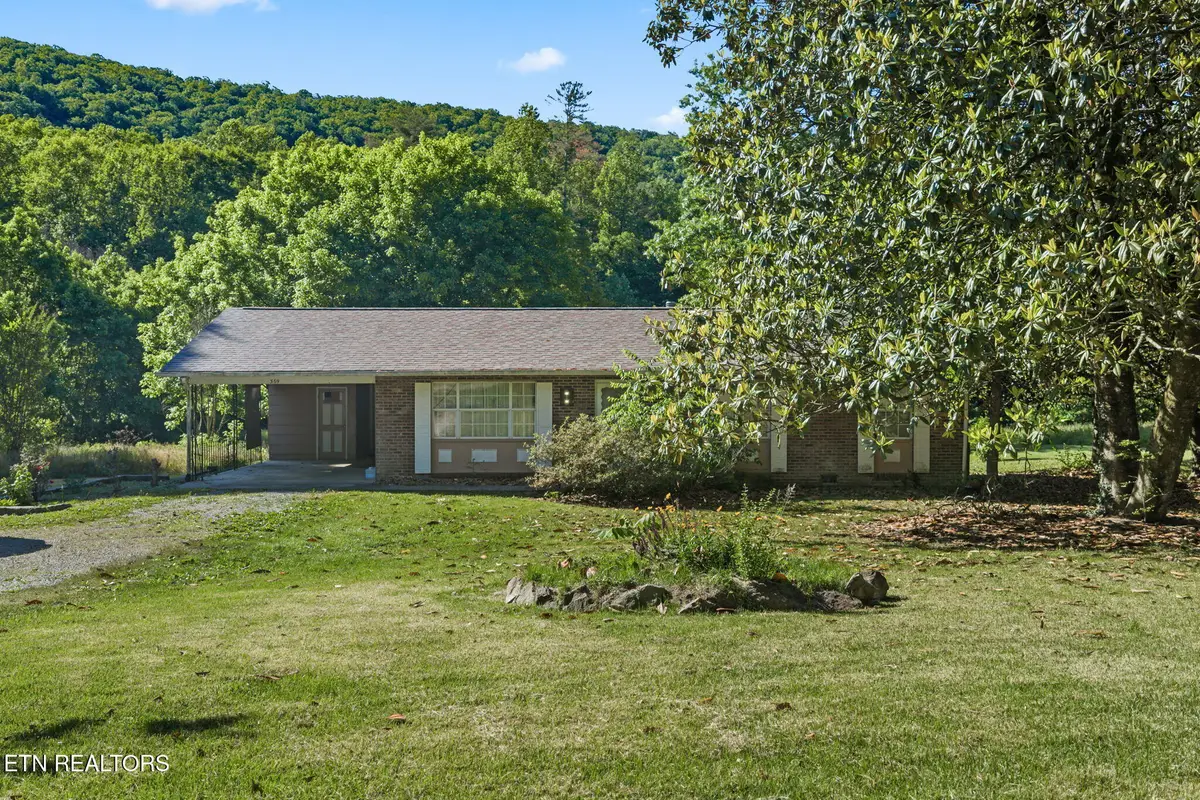 369 Back Valley Rd, Oliver Springs, TN 37840 - #1