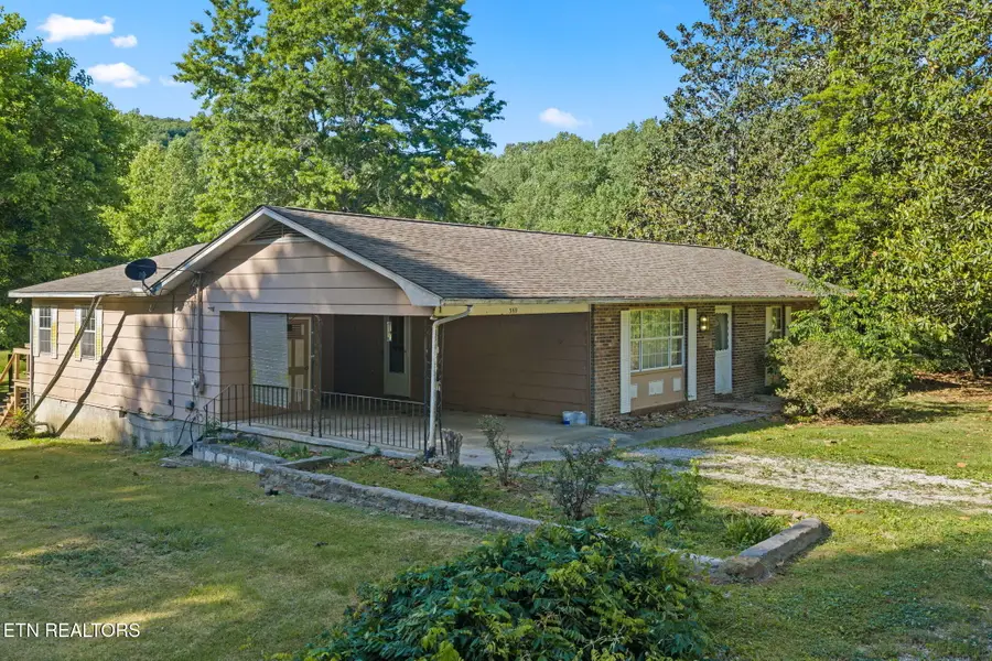 369 Back Valley Rd, Oliver Springs, TN 37840 - #3