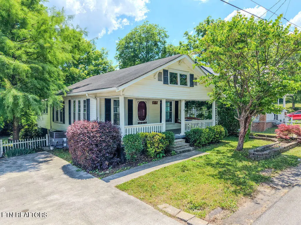 605 Shoemaker St, Athens, TN 37303 - #1