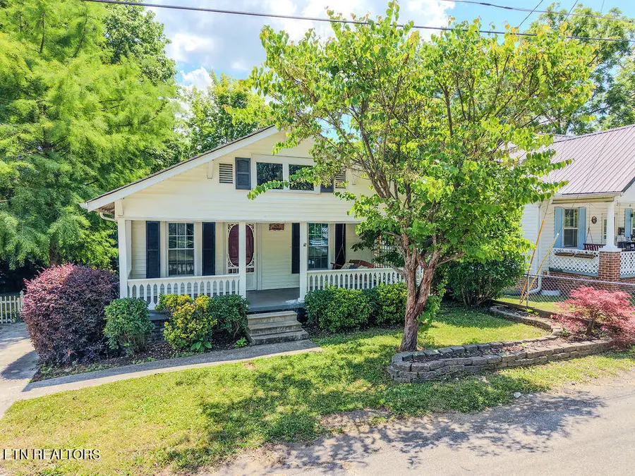 605 Shoemaker St, Athens, TN 37303 - #2