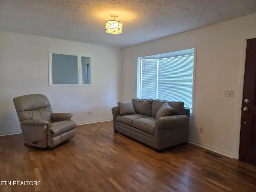 214 Wooddale St, Maryville, TN 37801 - #2