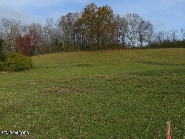 107 Henley St, Tazewell, TN 37879