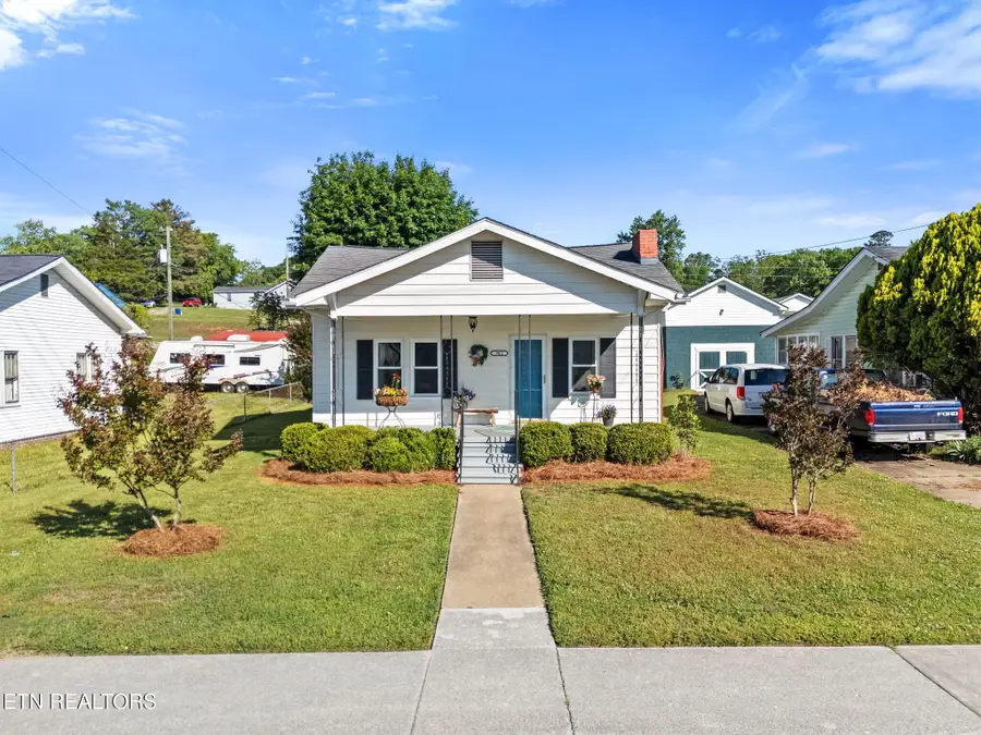 902 Fowler St, Clinton, TN 37716 - #2