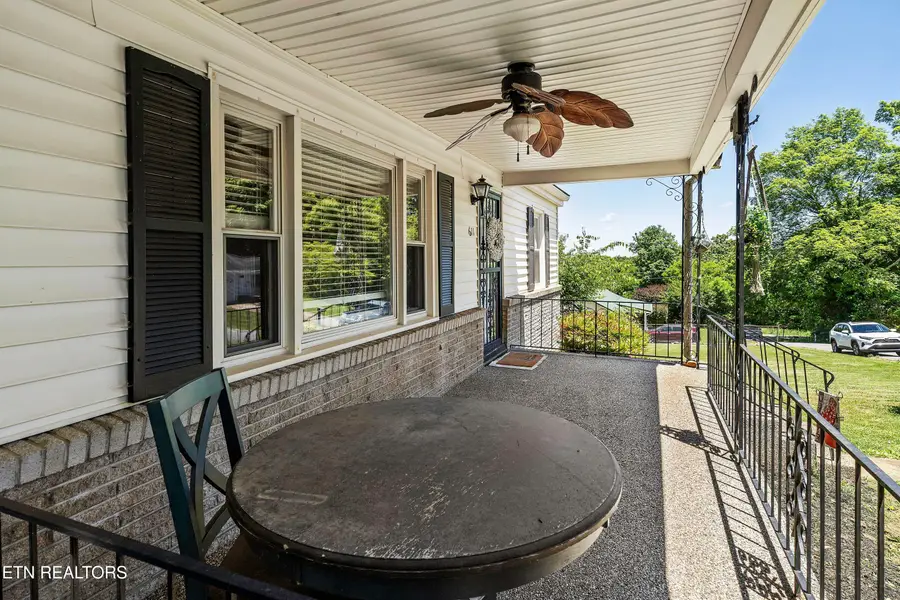 611 W 6th Ave, Lenoir City, TN 37771 - #3