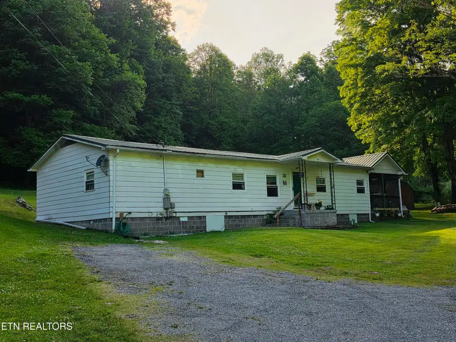 509 Rogers Cemetery Rd, Pennington Gap, VA 24277 - #2