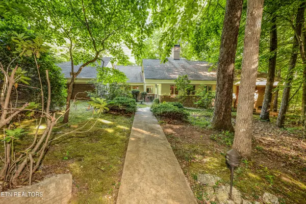 45 Hickory Tr, Norris, TN 37828